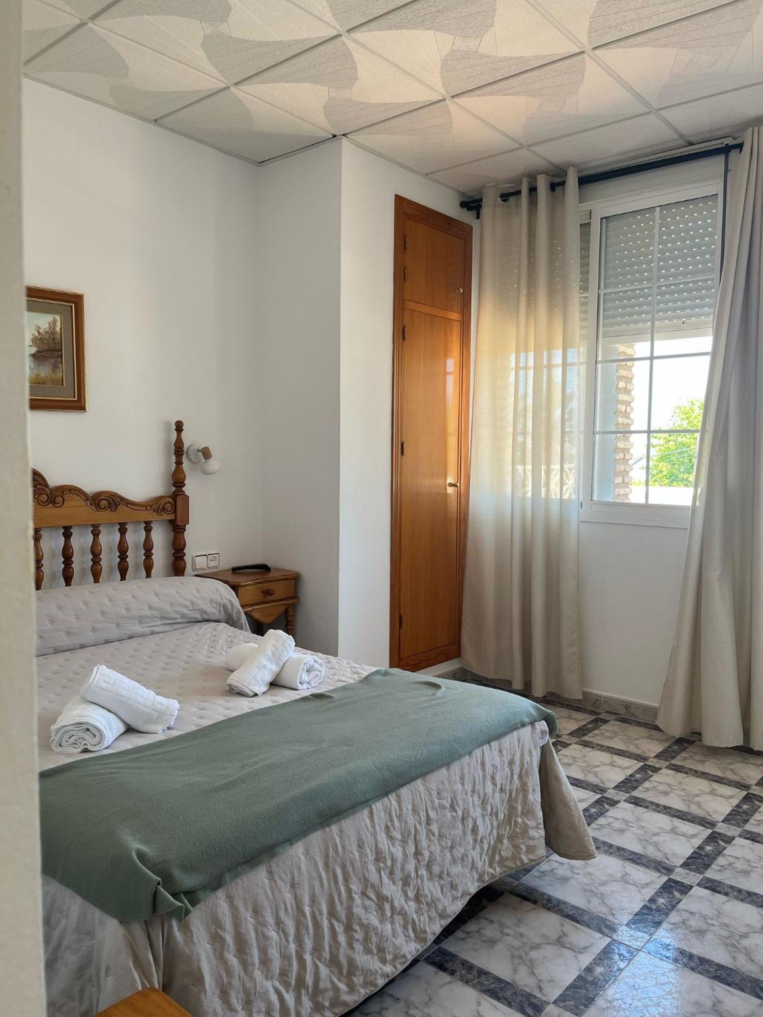 Hostal Quinto Pino Chipiona Exterior foto